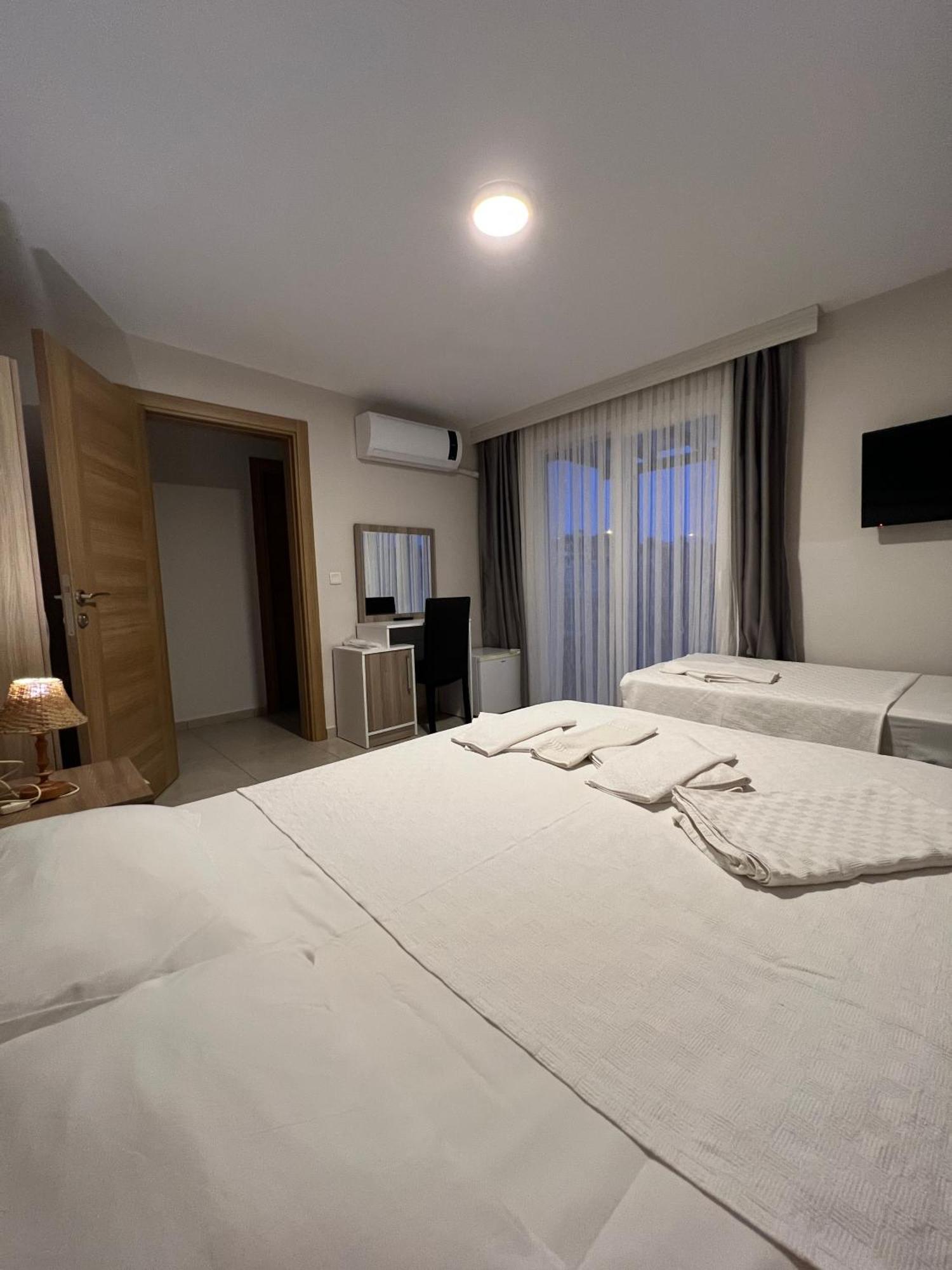 Bayram Hotel Çeşme Zewnętrze zdjęcie